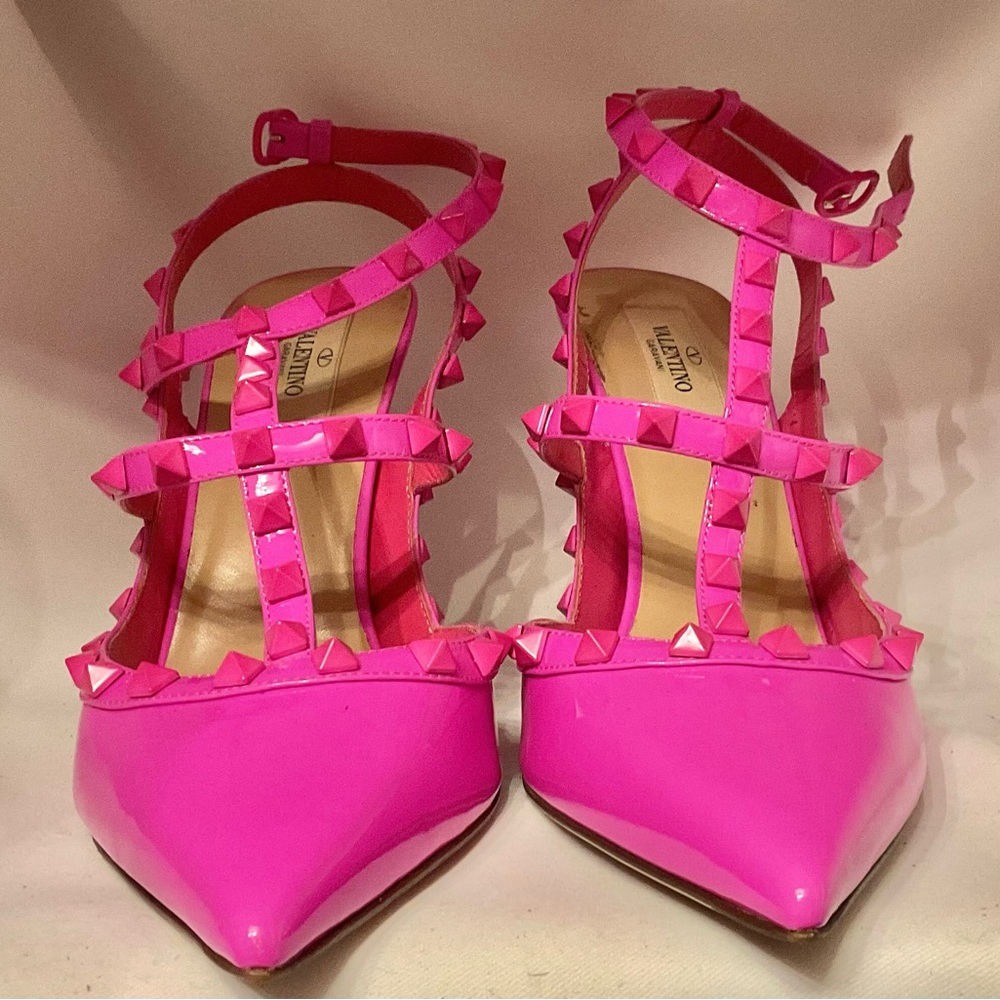 Sold Barbie PINK Valentino Rockstuds Patent-Leather Pump w/Tonal Studs - Picture 5 of 6